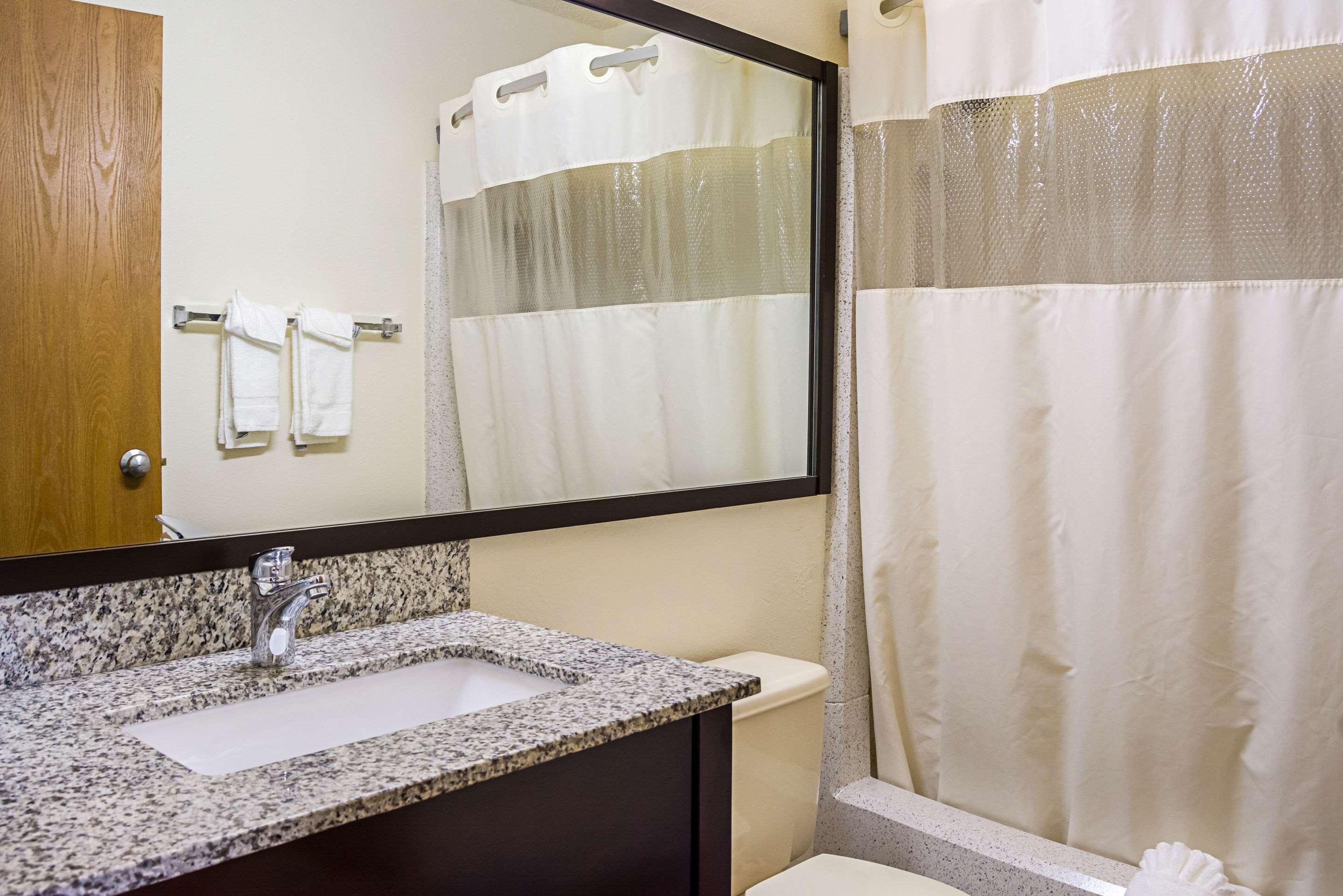 Quality Inn & Suites Clackamas - Portland Eksteriør billede