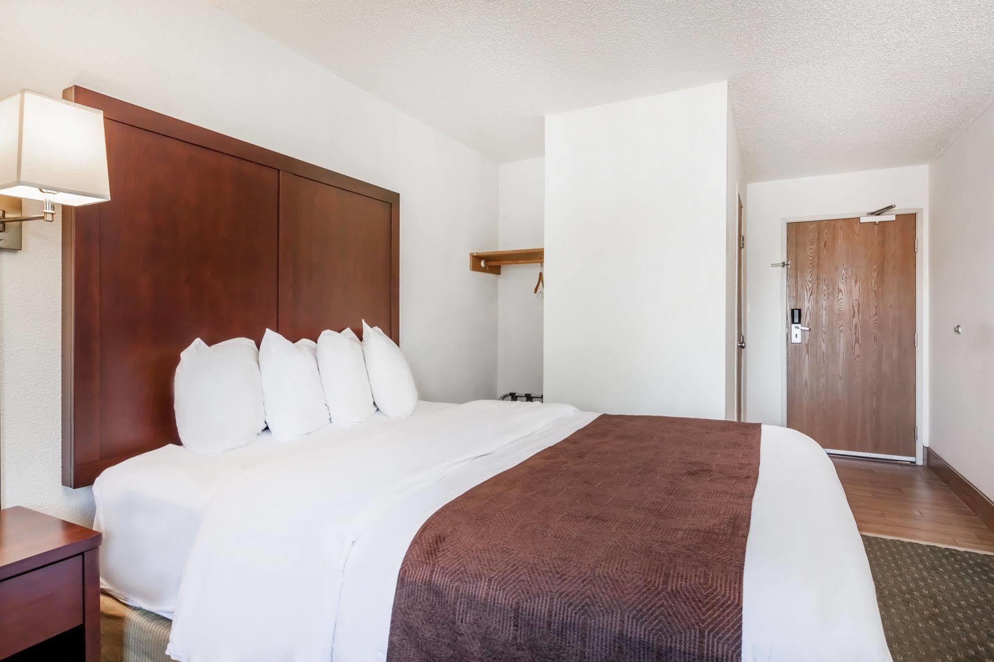 Quality Inn & Suites Clackamas - Portland Eksteriør billede